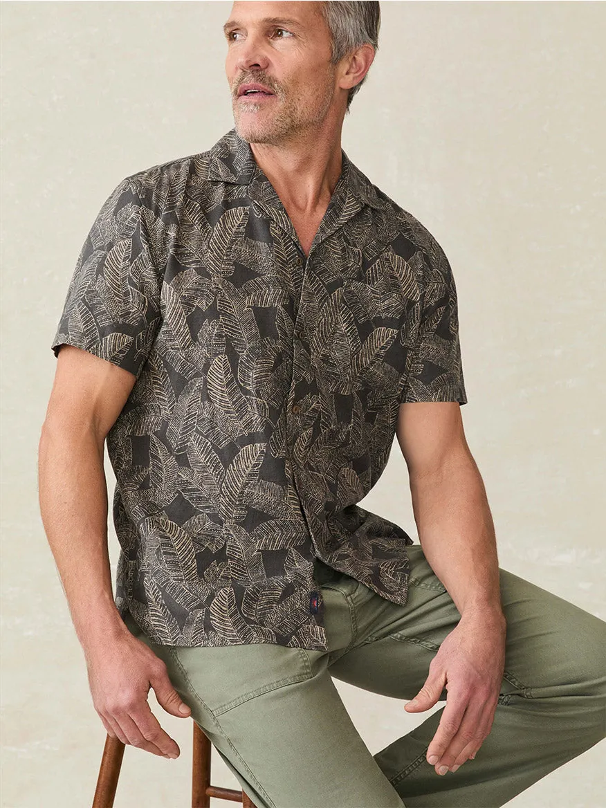 Faherty Brand Short-Sleeve Breeze Camp Shirt in Graphite Rainforest